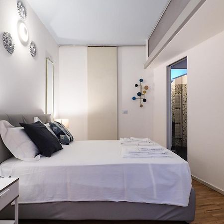 Mila Apartments Alessi Milan Bagian luar foto