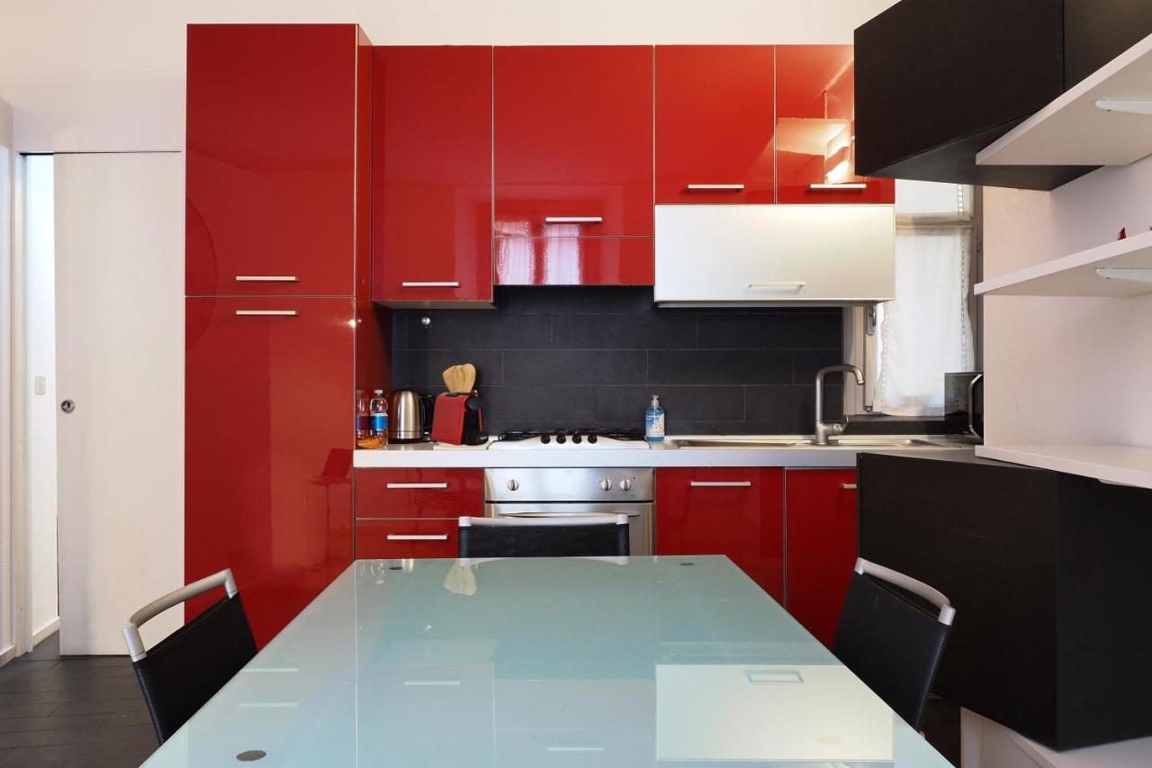 Mila Apartments Alessi Milan Bagian luar foto