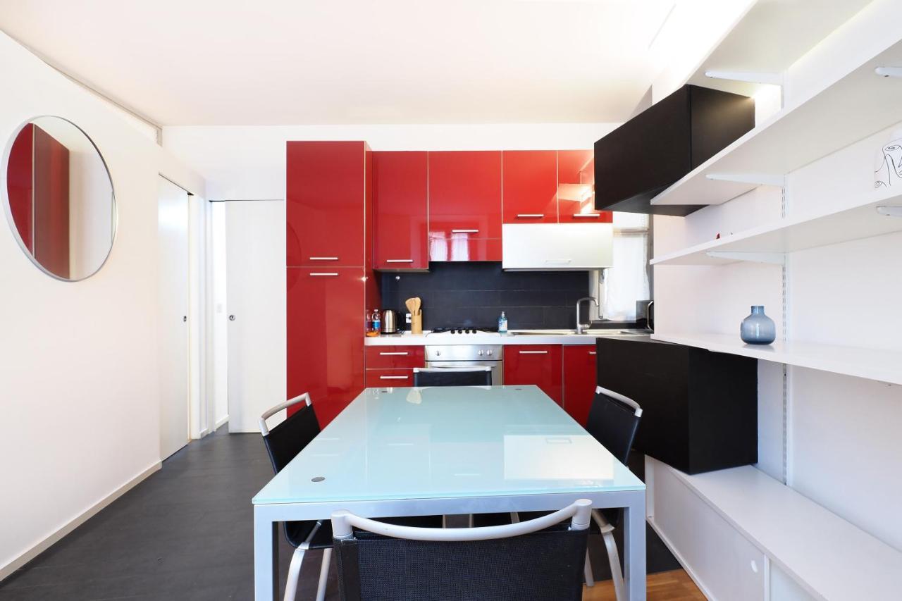 Mila Apartments Alessi Milan Bagian luar foto